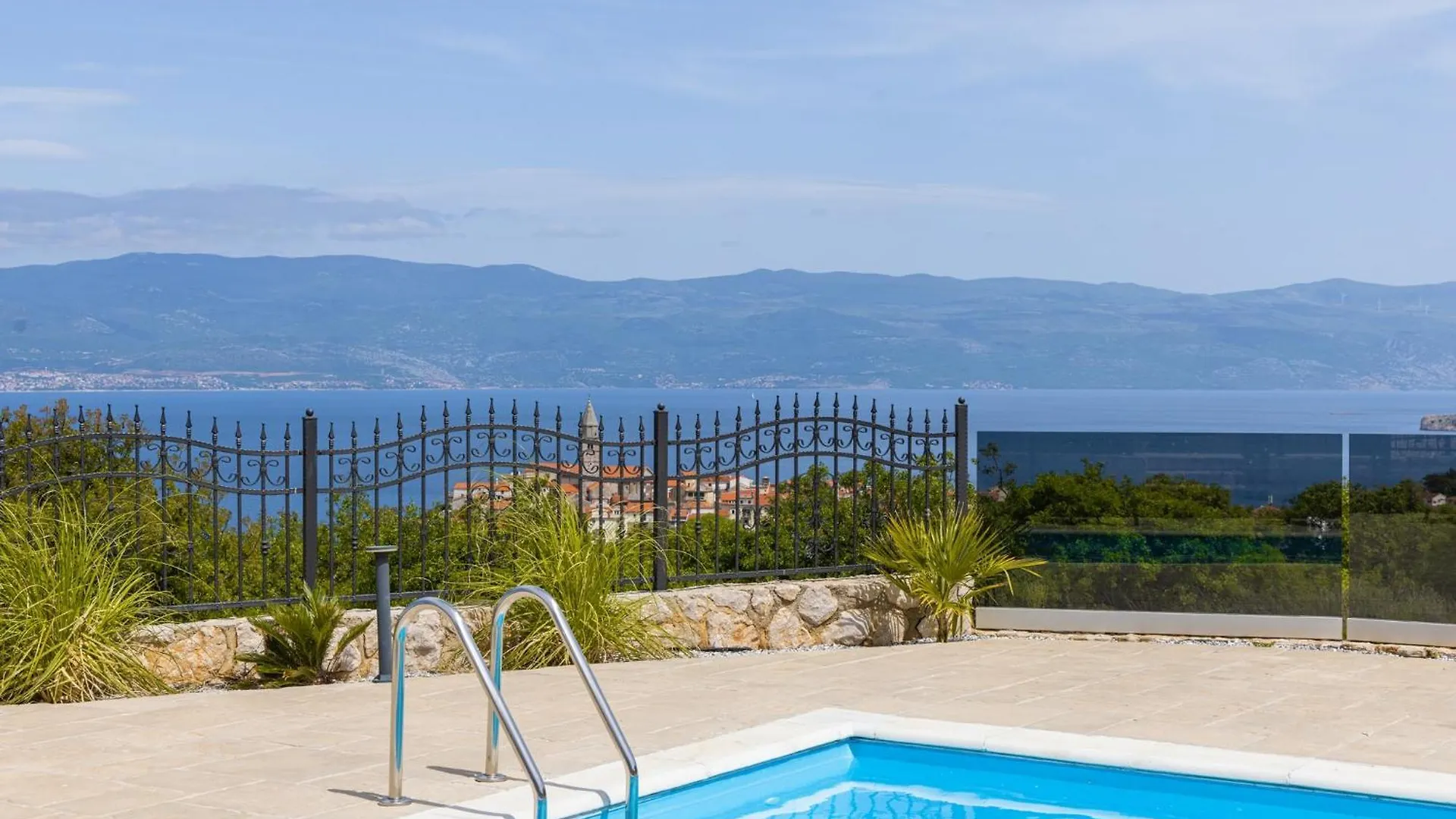 Villa Andreja Vrbnik  Vrbnik (Primorje-Gorski Kotar)